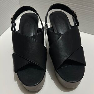 Universal Thread Women's Black Platform Sandals Size 7.5 NWT